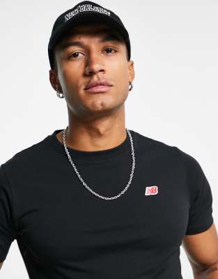 New Balance small logo t-shirt in black - ASOS Price Checker