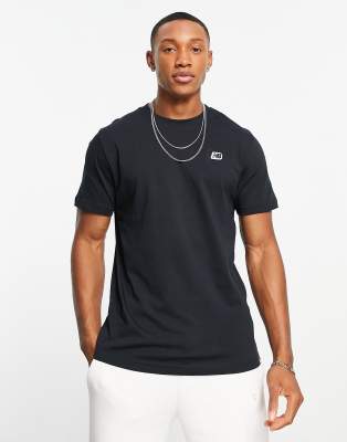 New Balance small logo t-shirt in black - ASOS Price Checker