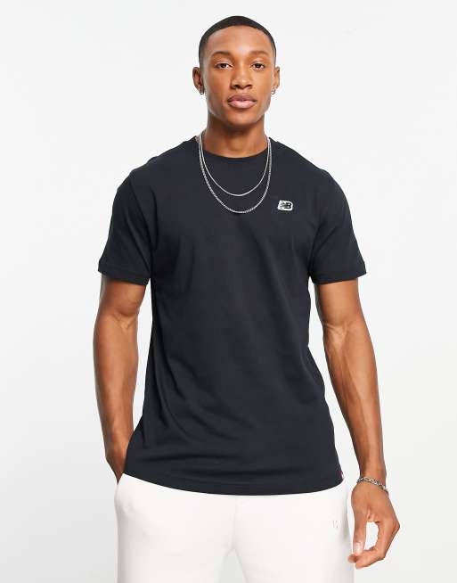 New Balance small logo t-shirt in black | ASOS