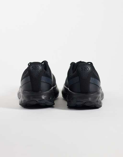 New Balance sneakers da corsa 520 in triple black, 2 di 5