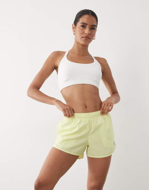New Balance Sport Essential 3 inch shorts i ljusgrön - view 1