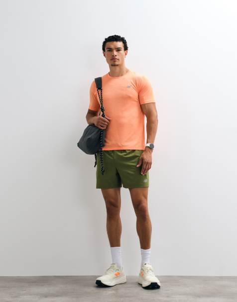 New Balance Sport Essential 5 inch short in kaki - view 1