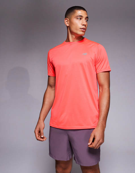 New Balance – Sport Essential – T-Shirt in Rot - view 1