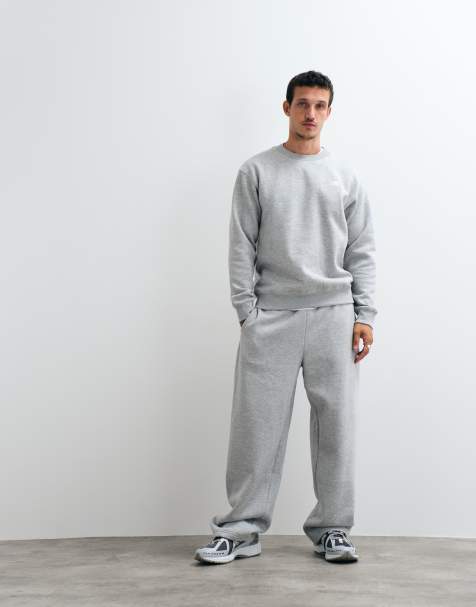 New Balance sport essentials fleece in grey - view 1