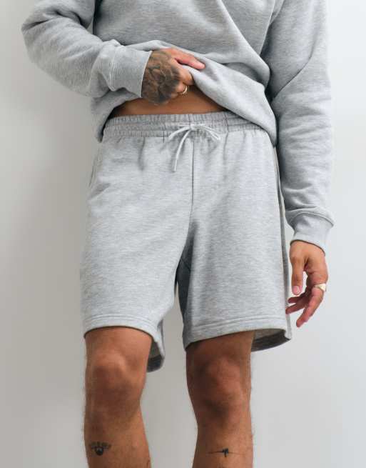 New Balance sport essentials fleece terry 7 inch short in grijs, 2 van 5