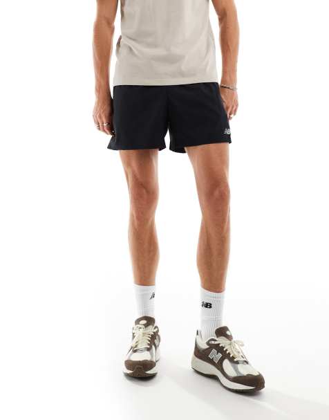 New Balance - Sport Essentials - Gevoerde shorts van 5 inch in zwart - view 1