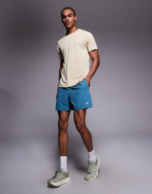 New Balance – Sport Essentials – Jasnobrązowy T-shirt w stylu utility, 2 z 5