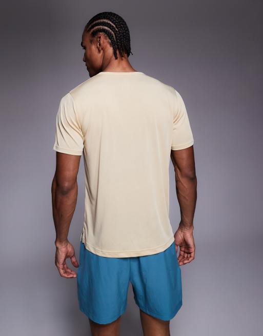 New Balance – Sport Essentials – Jasnobrązowy T-shirt w stylu utility, 3 z 5
