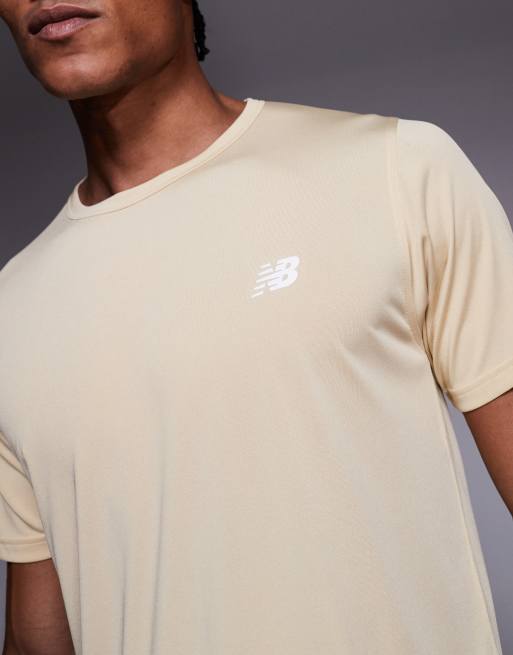 New Balance – Sport Essentials – Jasnobrązowy T-shirt w stylu utility, 5 z 5
