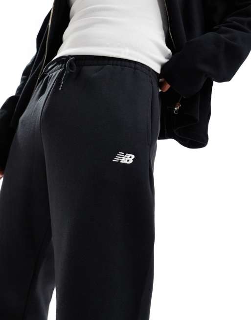 New Balance – Sport Essentials – Jogginghose aus Fleece in Schwarz, 2 von 5