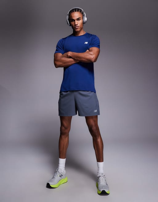 New Balance – Sport Essentials – Marinblå t-shirt i cargostil, 2 av 5