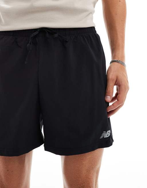 New Balance - Sport Essentials - Pantaloncini da 5 pollici neri foderati, 5 di 5