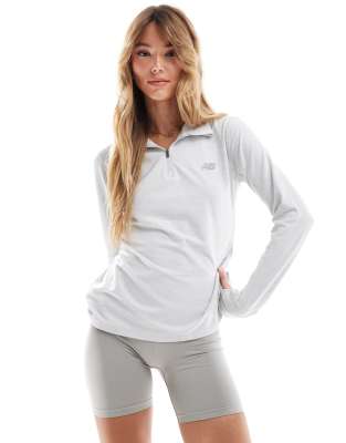 New Balance - Sport Essentials - Sweatshirt in meliertem Grau mit kurzem Reißverschluss