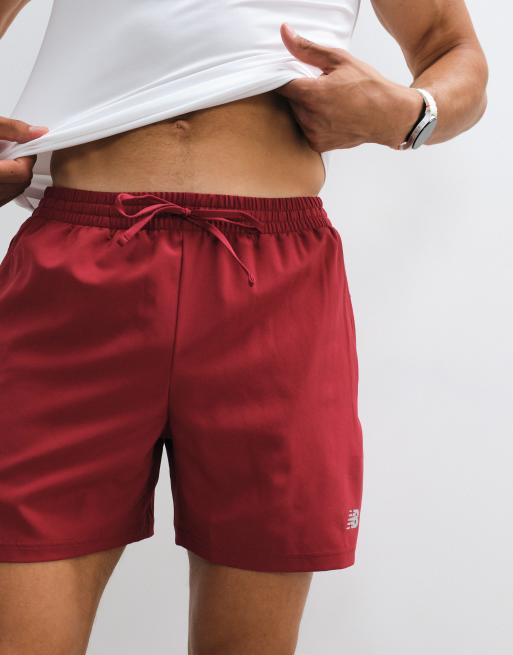 New Balance Sport-Shorts Essential 5 Inch in Burgunderrot, 3 von 5