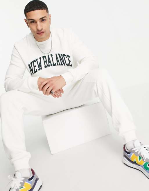 New Balance Sweatshirt met logo in college stijl in gebroken wit en groen