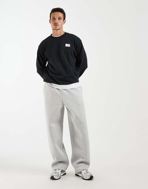 New Balance Sweatshirt mit gewebtem Label-Print in Schwarz, 2 von 5