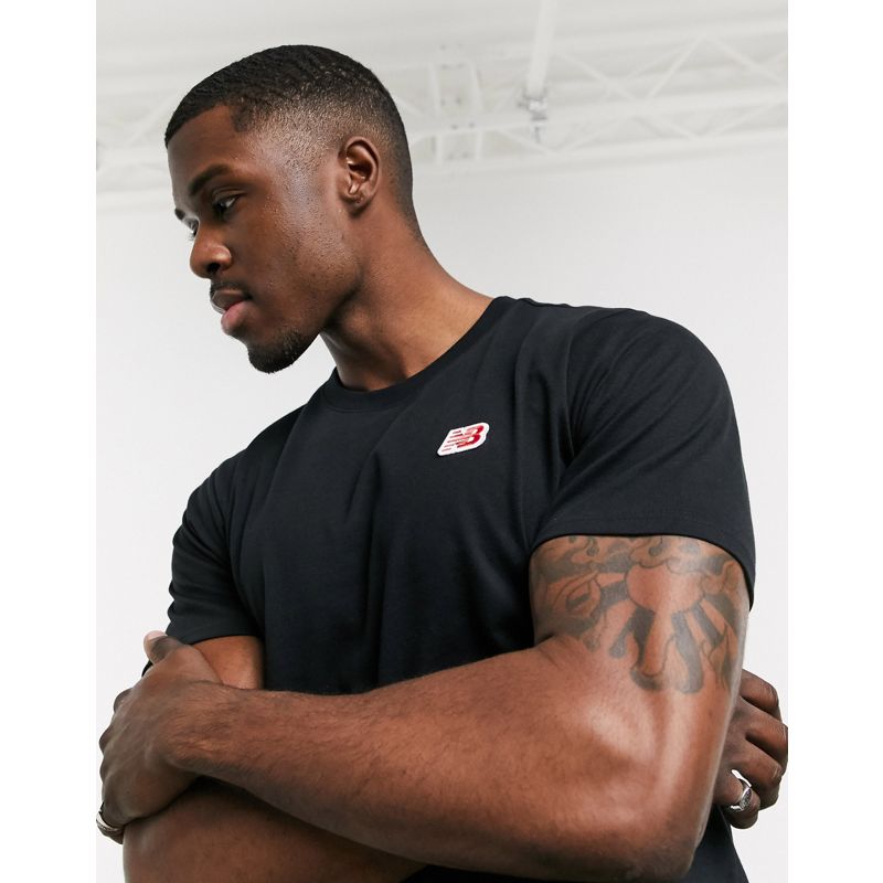 Top Uomo New Balance - T-shirt con logo piccolo nera