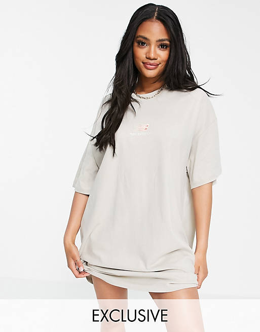 Dresses New Balance t-shirt dress in mauve - exclusive to  