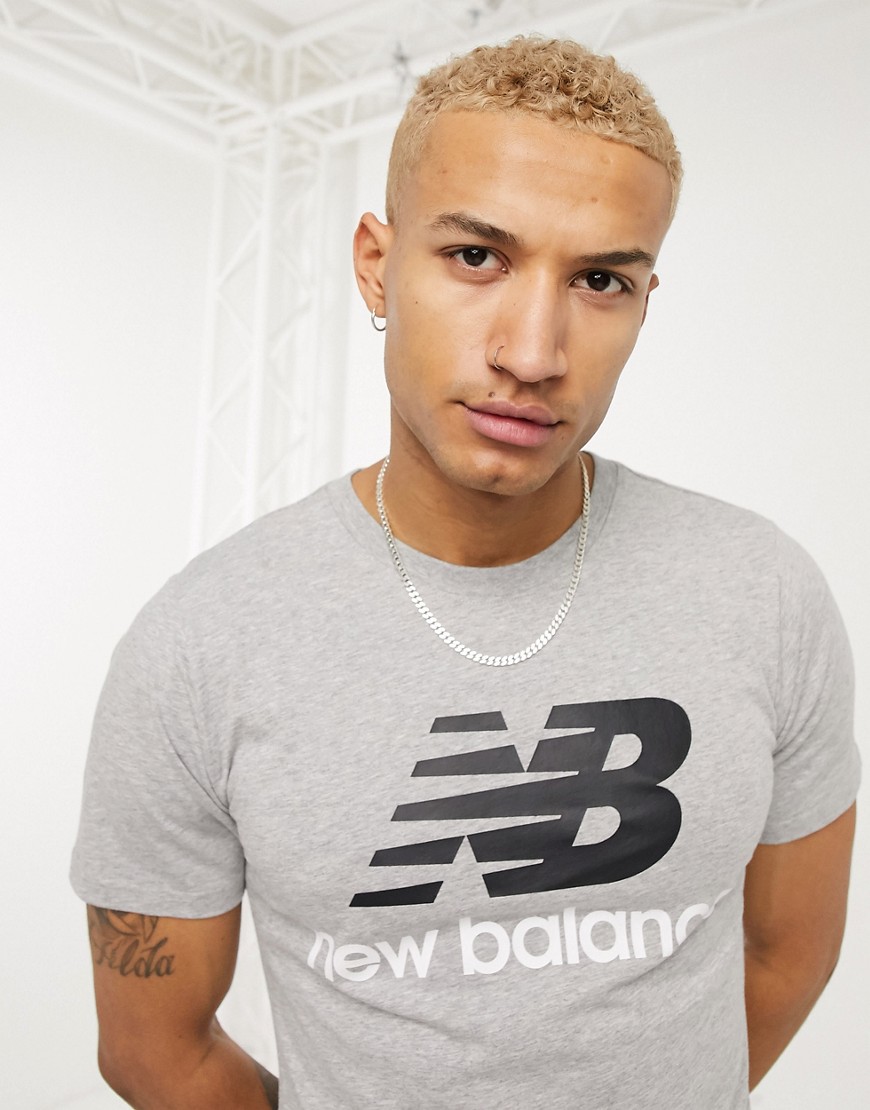 New Balance - T-shirt grigia con logo sul petto-Grigio