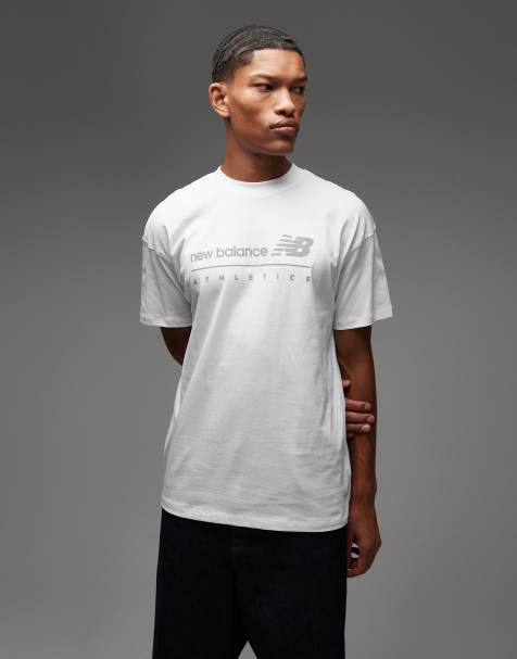 New Balance - T-shirt met grafische print in beige - view 1