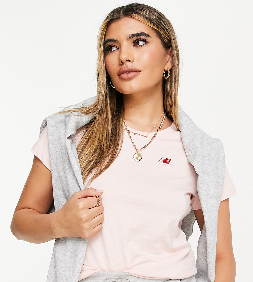 New Balance - T-shirt met klein logo in roze