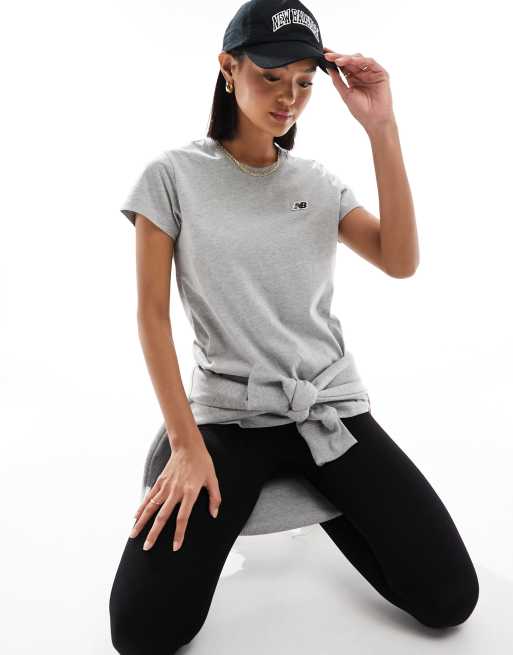 New Balance - T-shirt met klein NB-logo in grijs