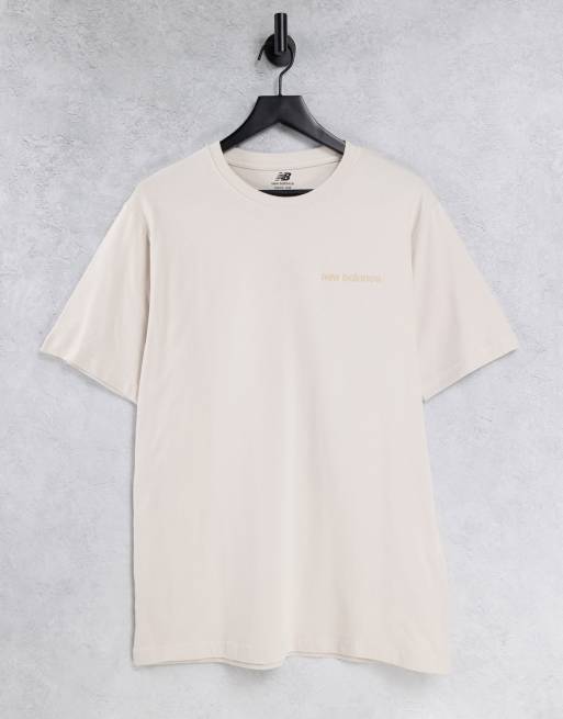 New Balance - T-shirt met rechtlijnig logo in beige, exclusief bij ASOS