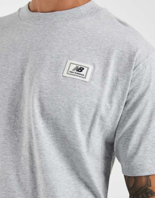 New Balance T-Shirt mit gewebtem Label in Grau, 4 von 5