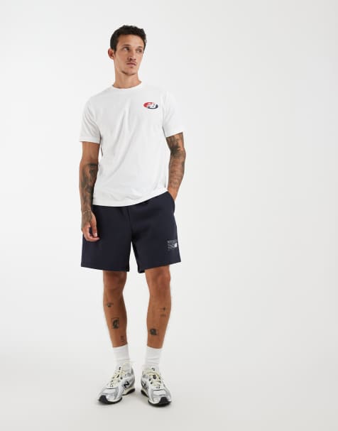 New Balance T-Shirt mit ovalem Logo in Weiß - view 1