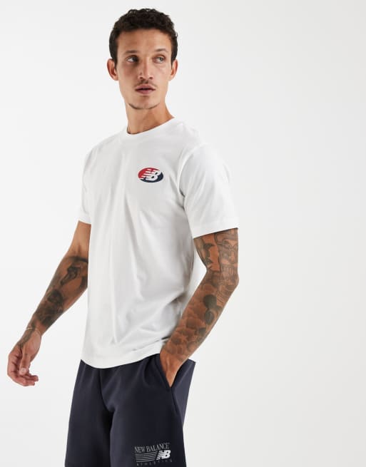 New Balance T-Shirt mit ovalem Logo in Weiß, 2 von 5
