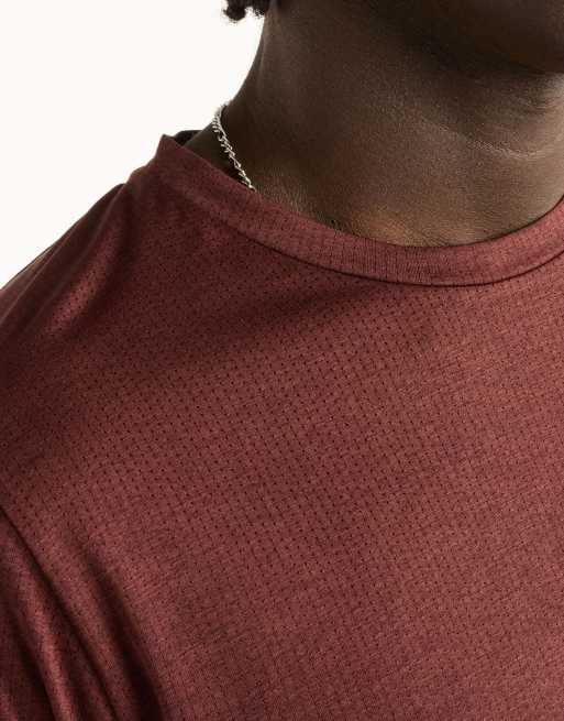 New Balance T-shirt RC essenziale in rosso ciliegia, 4 di 5