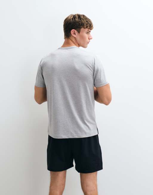 New Balance t-shirt sportiva essenziale utility grigia, 4 di 5