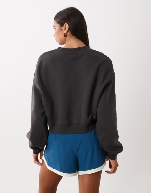 New Balance Trackside fleece crew in black cement, 4 of 4
