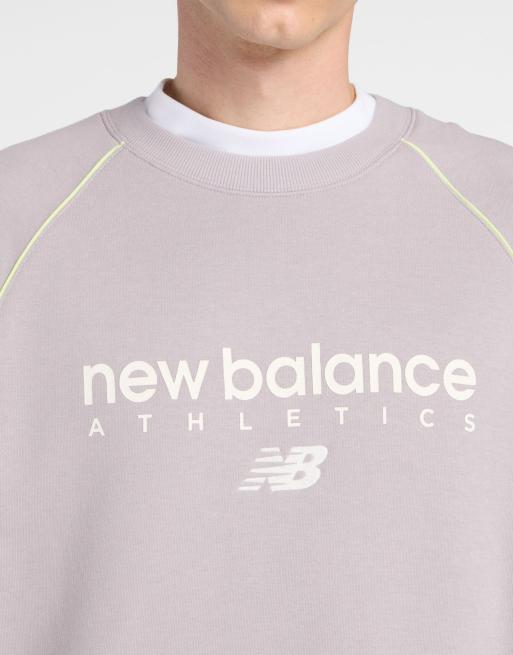 New Balance – Trackside – Fleece-Sweatshirt in Truffle Salt mit Rundhalsausschnitt, 3 von 4