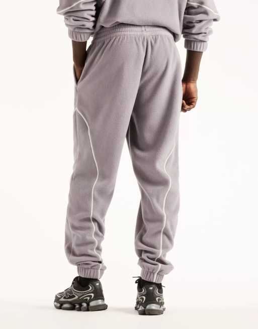 New Balance Trackside polarfleece jogger in off-line grijs, 2 van 4