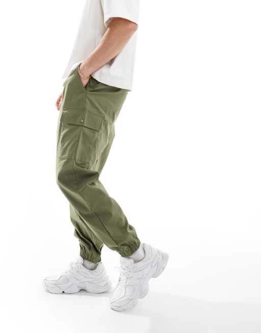 New Balance twill cargo joggers in green, 2 of 5