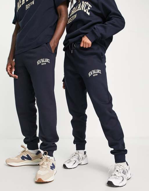 New Balance - Uniseks joggingbroek in collegestijl in marineblauw