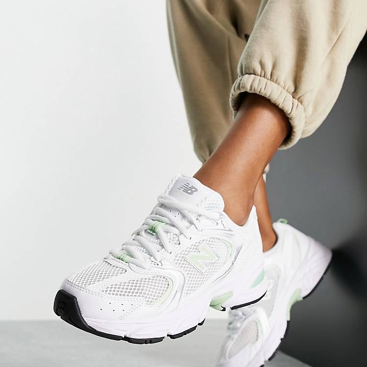 Pies suaves Cervecería arco New Balance unisex 530 sneakers in white and pastel green - exclusive to  ASOS | ASOS