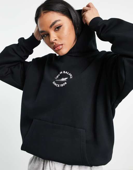 New balance deals hoodie black