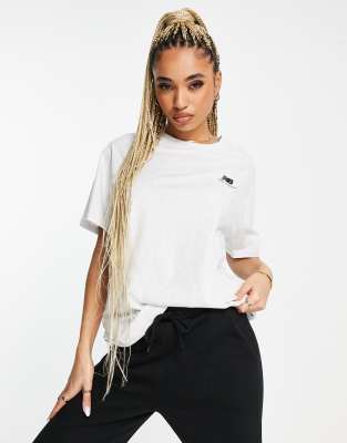 New Balance unisex logo t-shirt in grey | ASOS