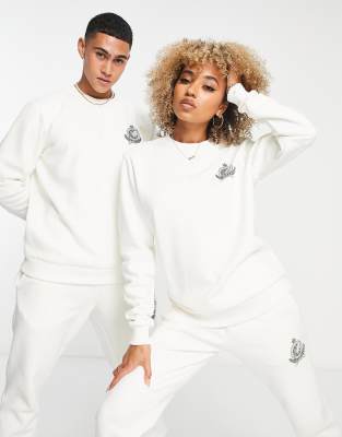 New Balance New Balance Unisex members club sweatshirt in ecru-Neutral