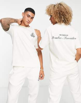 New Balance Unisex members club t-shirt in ecru - ASOS Price Checker
