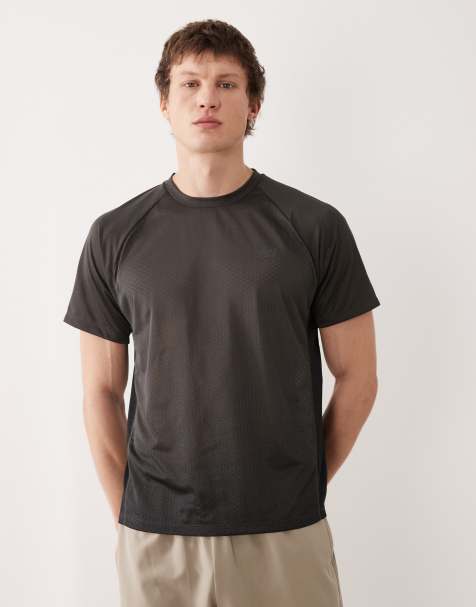New Balance Viz-tech run t-shirt in black