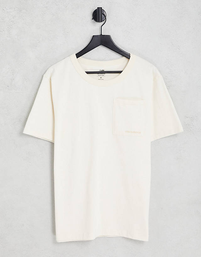 New Balance - washed pocket t-shirt with logo in off white