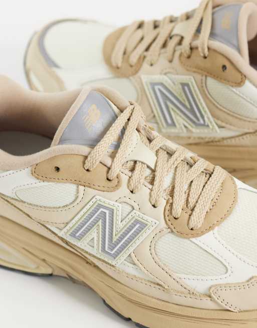 New Balance - zapatillas de deporte en beige y blanco roto, 3 de 5