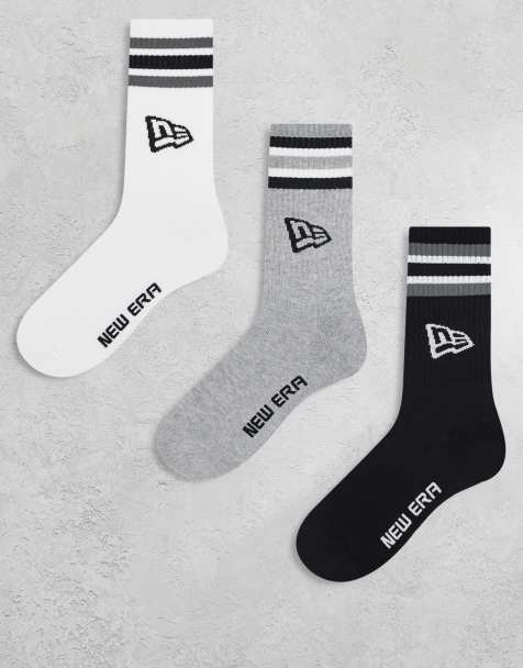 New Era – 3er-Pack Retro-Socken mit Streifen und Flaggen-Logo in Weiß, Schwarz und Grau - view 1
