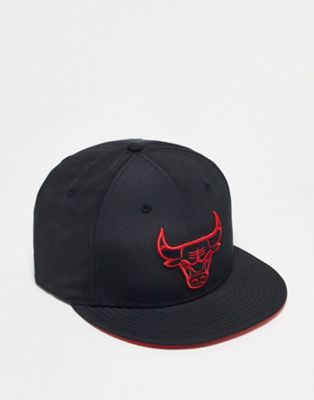 New Era 9Fifty Chicago Bulls neon logo cap in black