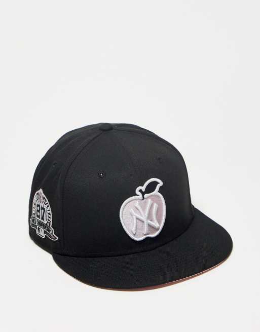 New Era – 9Fifty New York Yankees – Czarna czapka z daszkiem i naszywką z jabłkiem