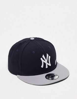New Era 9Fifty New York Yankees snapback cap in black