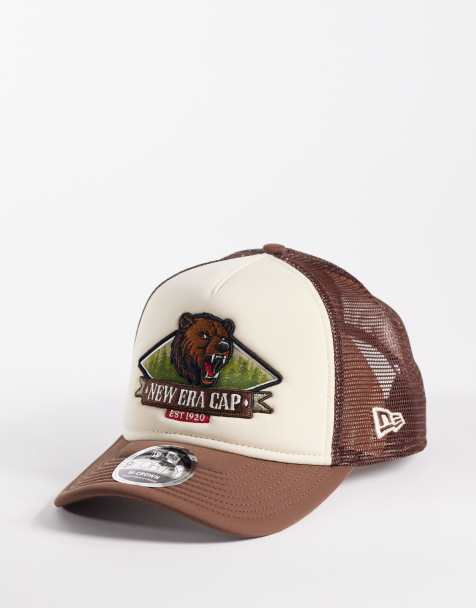 New Era – 9forty – Beżowo-brązowa czapka trucker z grafiką i haftowanym motywem - view 1
